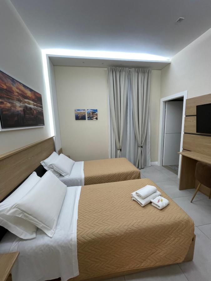Victoria Hotel B&B Napoli Esterno foto