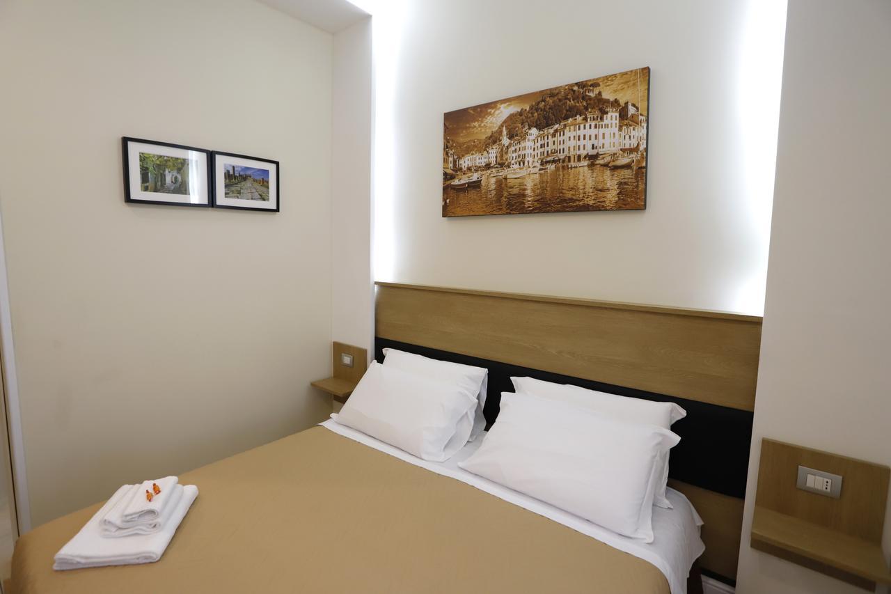 Victoria Hotel B&B Napoli Esterno foto